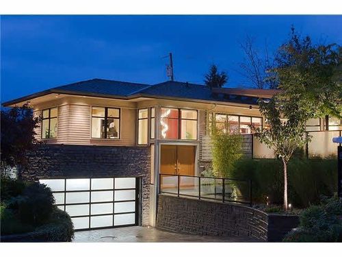 944 Beaconsfield Rd, North Vancouver, BC, V7R1S9 | Card Image