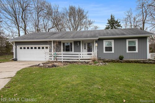 294 Cheriton St, Walled Lake, MI, 48390-3621 | Card Image