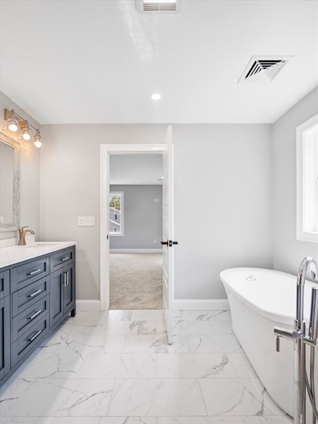 316 Old Westport Rd, House other with 5 bedrooms, 4 bathrooms and 6 parking in Dartmouth MA | Image 35