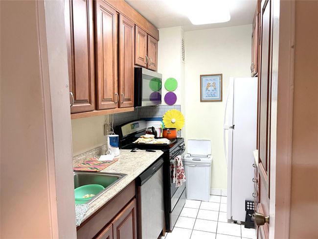 Kitchen | Image 5