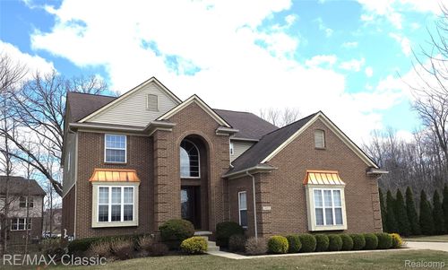 14215 Red Oak Dr, Van Buren Township, MI, 48111-2088 | Card Image