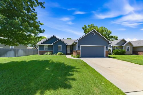 2711 N Parkdale St, Wichita, KS, 67205-6019 | Card Image