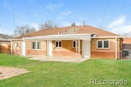1048 Quari St, Aurora, CO, 80011-6221 | Card Image