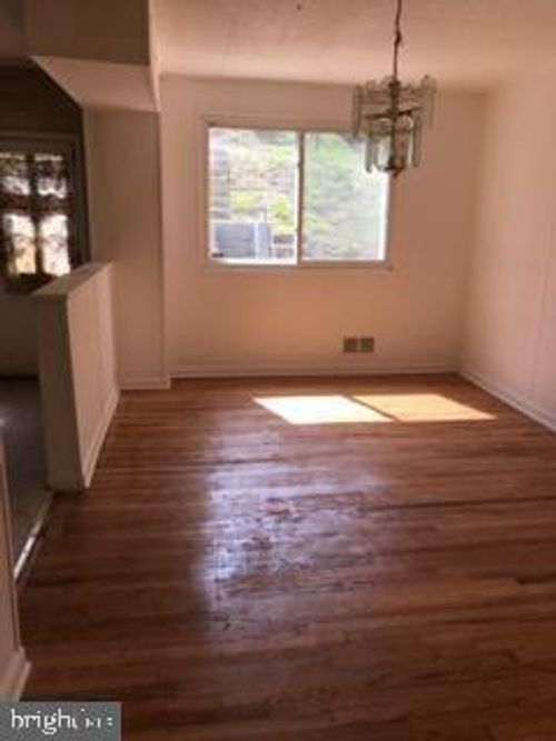 428 S Chapel Gate Ln, BALTIMORE, MD, 21229-3902 | Card Image