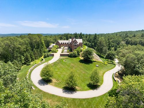 4 Willow Rd, Weston, MA, 02493-2413 | Card Image