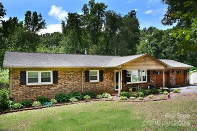 71 Lakemont Park Road, House other with 3 bedrooms, 3 bathrooms and null parking in Hickory NC | Image 1