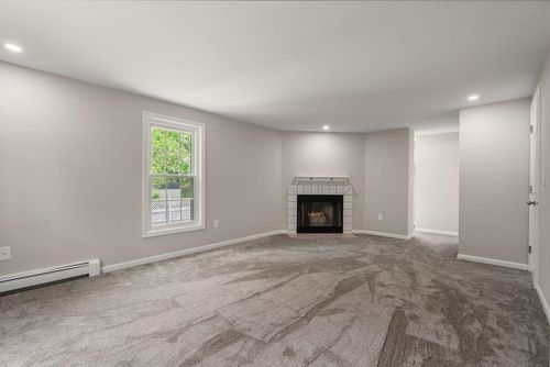6 Roberta Dr, Dover, NH, 03820-9122 | Card Image