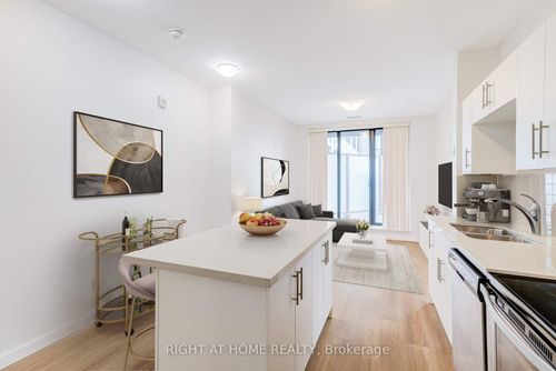 690 King St E, Kitchener, ON, N2H | Card Image