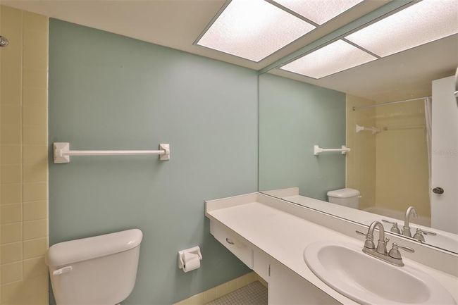 Primary Bathroom | Image 14