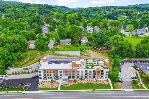 211-25 N Riverside Ave, Croton On Hudson, NY, 10520-2508 | Card Image