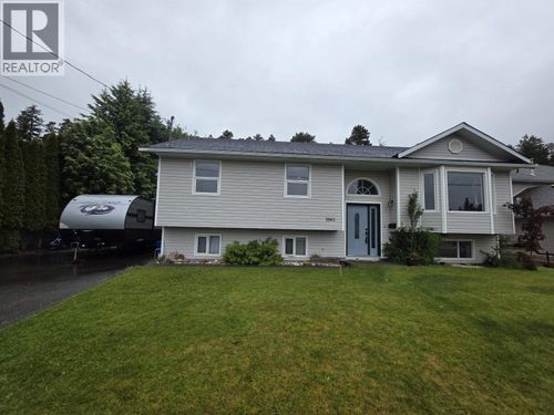 3662 Hawthorne Ave, Thornhill, BC, V8G5E2 | Card Image