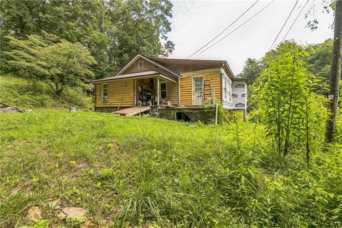 122 Walker Valley Ln, Ellijay, GA, 30540-3608 | Card Image