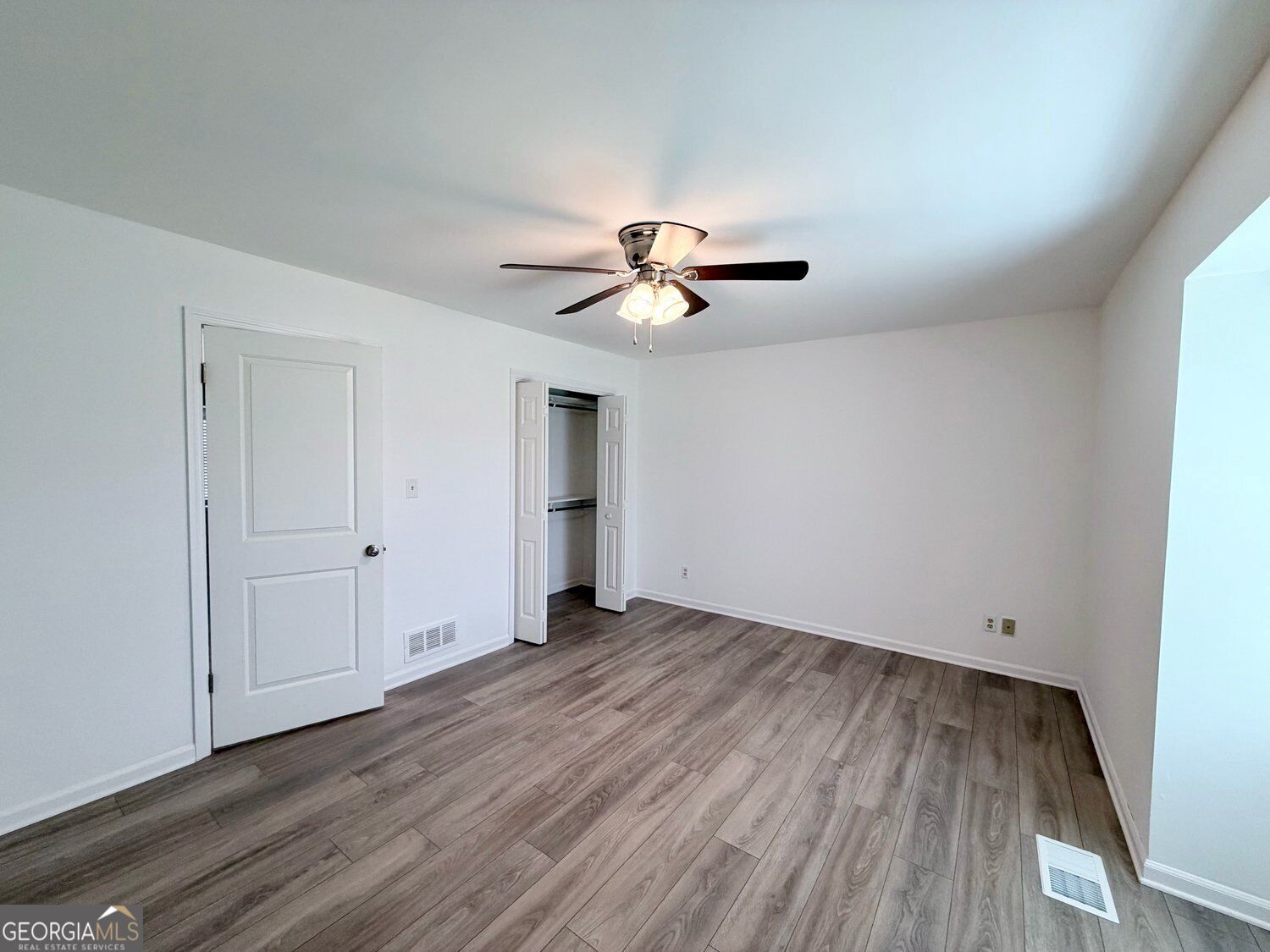 Residential Lease in Oakwood 4