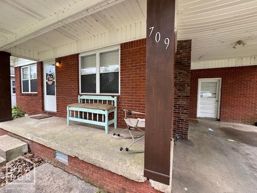 709 Chestnut St, Corning, AR, 72422-2604 | Card Image