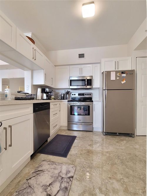 1307-17100 N Bay Rd, Sunny Isles Beach, FL, 33160-3457 | Card Image