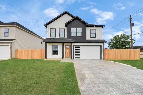 314 E Main St, La Porte, TX, 77571-5443 | Card Image