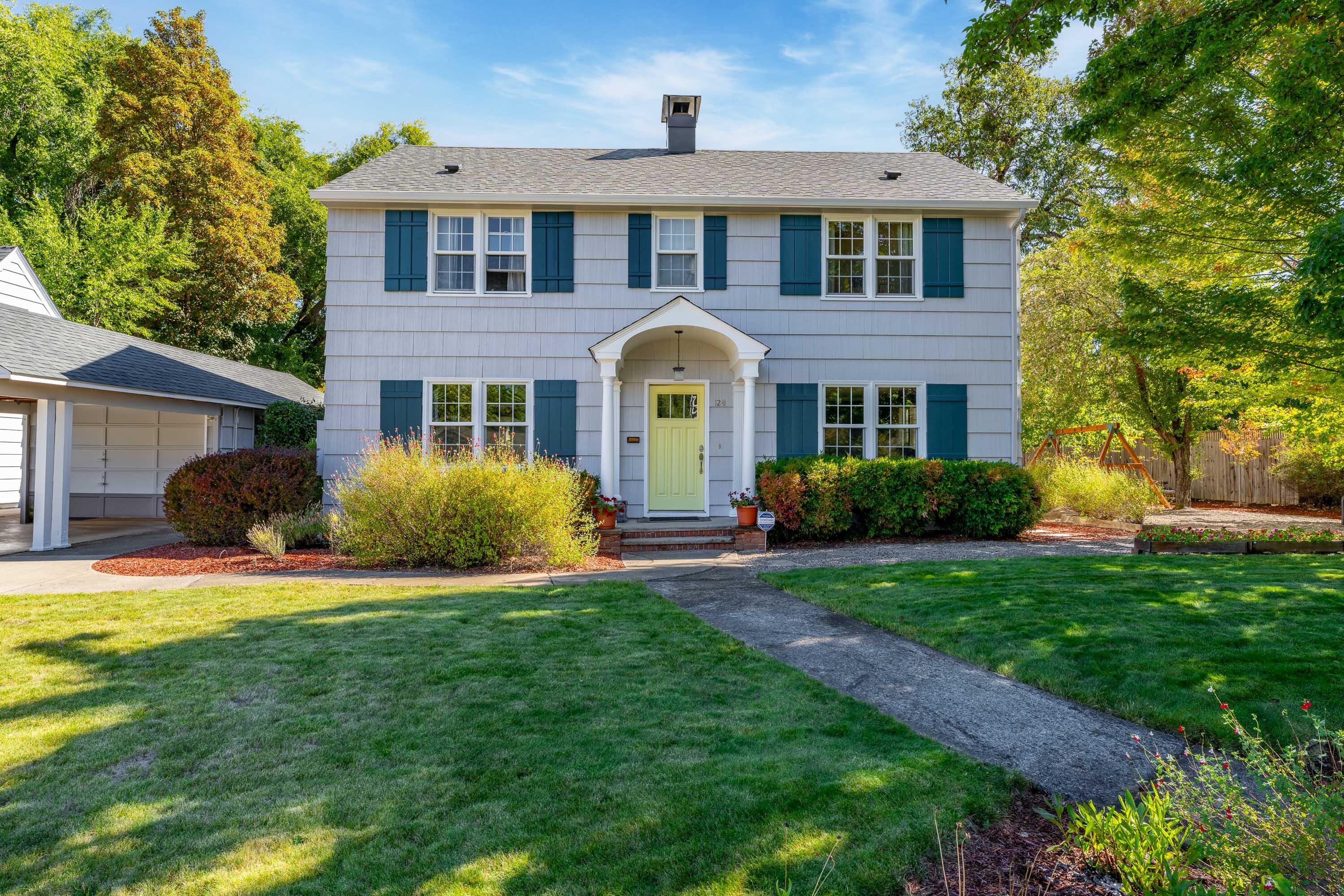 Lawnridge Ave, Grants Pass, OR 97526