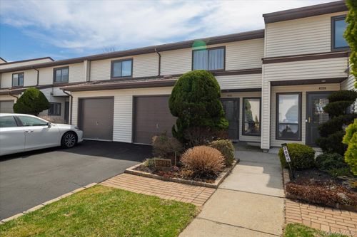 2005-100 Daly Boulevard, Hempstead, NY, 11572 | Card Image