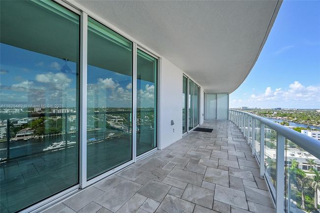 APT-1211 - 1 N Ocean Blvd, Condo with 2 bedrooms, 2 bathrooms and null parking in Pompano Beach FL | Image 32