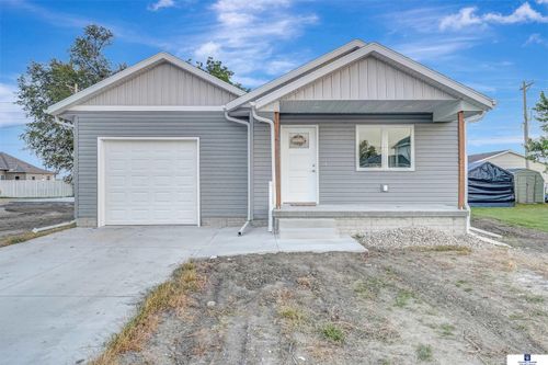 113 E 4th St, Wood River, NE, 68883-9121 | Card Image