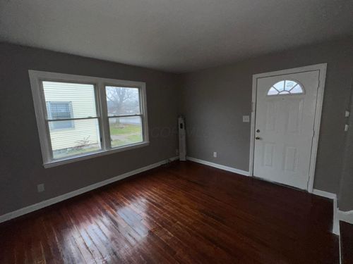 1352 E 25th Ave, Columbus, OH, 43211-2204 | Card Image