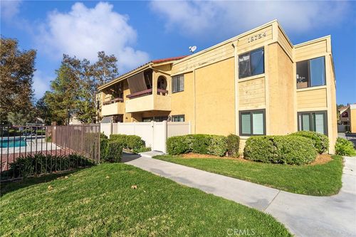 apt-1302-18754 Mandan St, Canyon Country, CA, 91351-3759 | Card Image