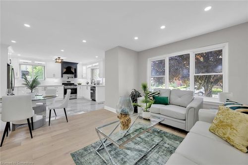 99 Wise Cres, Hamilton, ON, L8T2L7 | Card Image