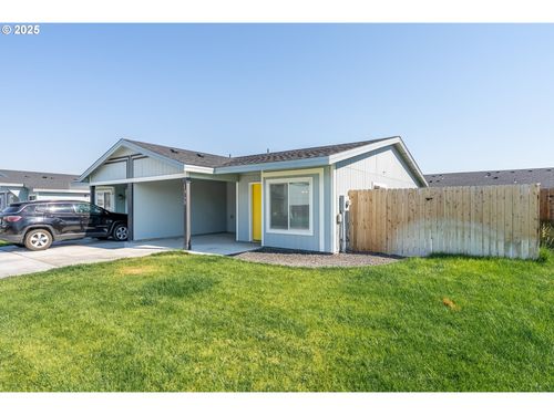1058 Ne Emerald Dr, Hermiston, OR, 97838-2067 | Card Image