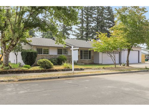 2020 Sw Laura Ct, Troutdale, OR, 97060-1939 | Card Image