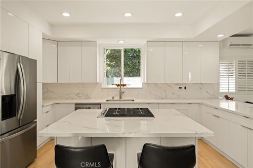 b-2406 Huntington Ln, Redondo Beach, CA, 90278-4157 | Card Image