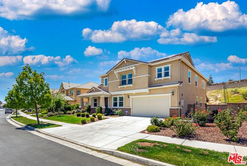 22379 Driftwood Ct, Santa Clarita, CA, 91350-8555 | Card Image