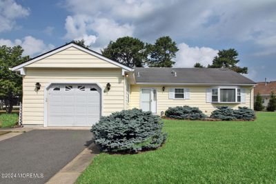 16 Leighton Court, Home with 2 bedrooms, 2 bathrooms and null parking in Toms River NJ | Image 1