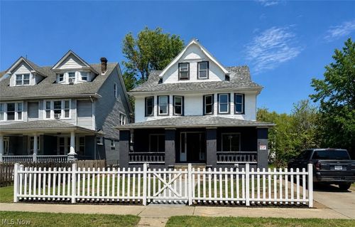 9807 Parkgate Ave, Cleveland, OH, 44108-3359 | Card Image