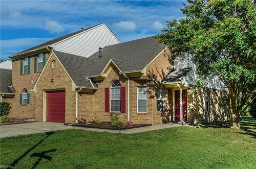 381 Westview Dr, Hampton, VA, 23666-5583 | Card Image