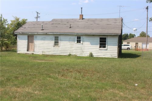 719 Main St Sw, Gravette, AR, 72736-8749 | Card Image