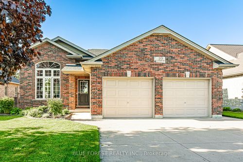 20 Turnberry Dr, Dorchester, ON, N0L1G3 | Card Image