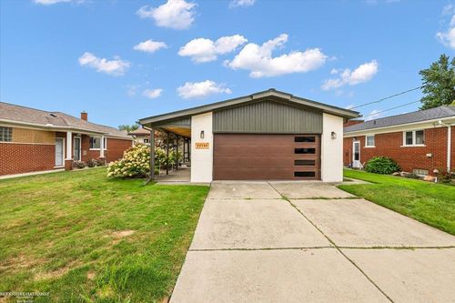 22530 Shorewood Dr, Saint Clair Shores, MI, 48081-1363 | Card Image