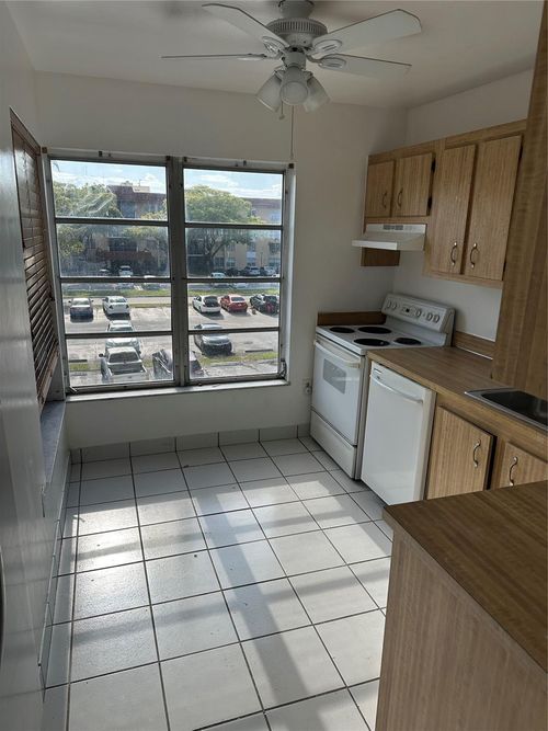 apt-314-4174 Inverrary Dr, Lauderhill, FL, 33319-4571 | Card Image