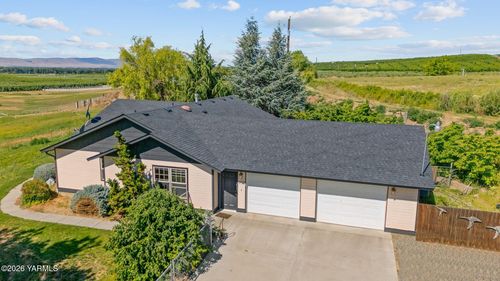 788 Zickler Rd, Zillah, WA, 98953-9736 | Card Image