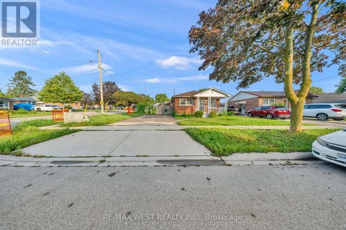 28 Donley St, Kitchener, ON, N2M3P1 | Card Image