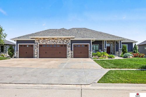 520 White Cap Bay, Lincoln, NE, 68527 | Card Image