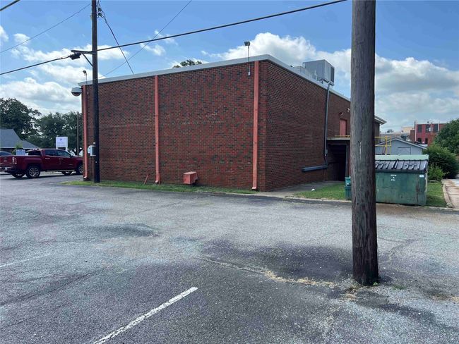 parking, and brick siding | Image 31