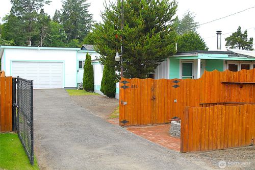 851 N St Helens St, Westport, WA, 98595-2853 | Card Image