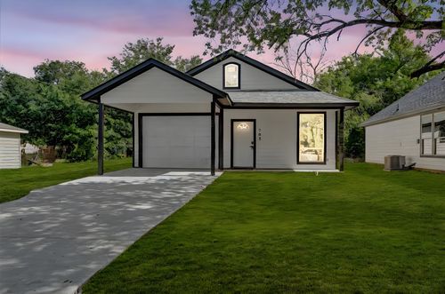 705 E Hanna St, Denison, TX, 75021-6441 | Card Image