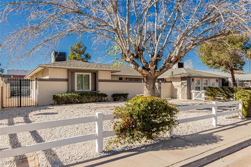 4143 El Oro Street, Las Vegas, NV, 89121 | Card Image