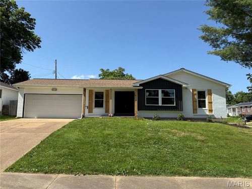 399 Genoa Dr, Ballwin, MO, 63021-6407 | Card Image