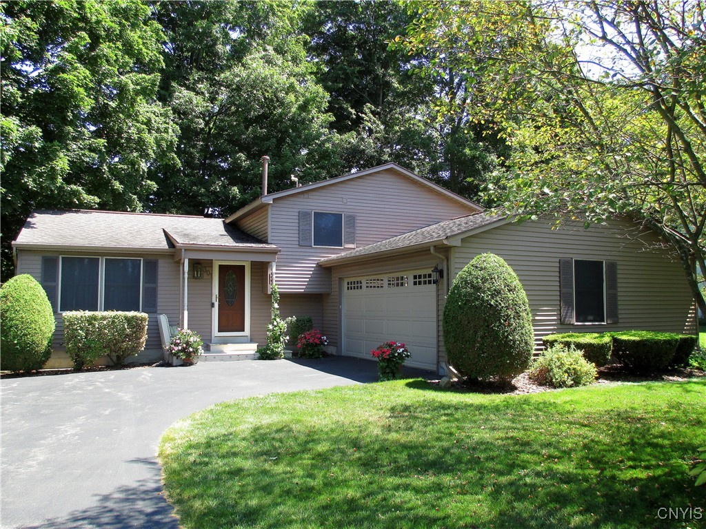 Golfcrest Cir, Baldwinsville, NY 13027