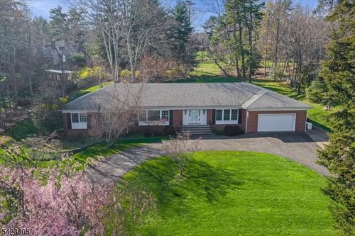 5 Edgehill Rd, West Orange, NJ, 07052-4939 | Card Image