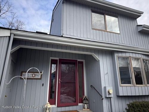 52 The Hls, Port Ewen, NY, 12466-5015 | Card Image