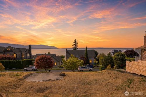 1027 15th St, Bellingham, WA, 98225-6603 | Card Image